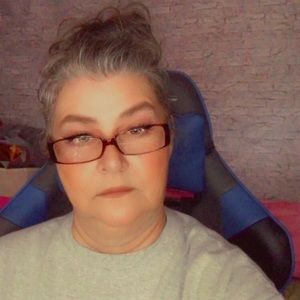 Meet your Posher, Yvette